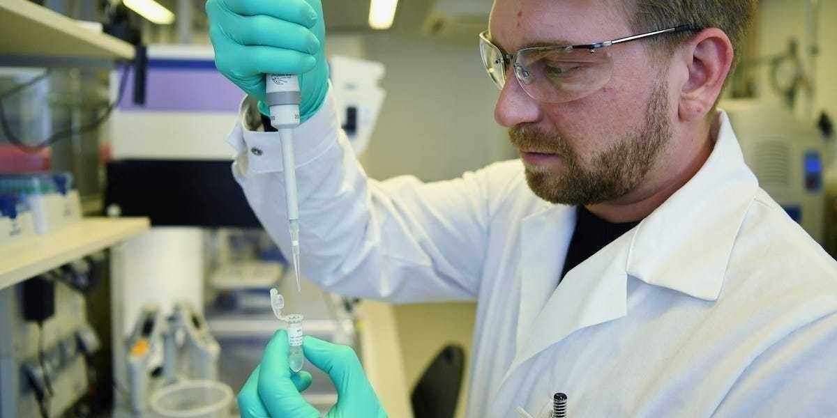 Коронавирусийн вакцин бүтээхээр ажиллаж байгаа Германы эрдэмтдийг АНУ урвуулах гэж оролджээ