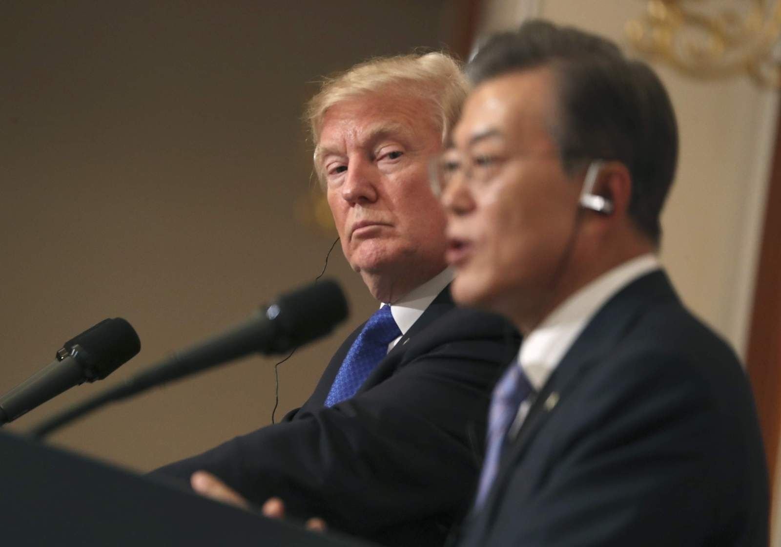 АНУ-ын ерөнхийлөгч Дональд Трамп Өмнөд Солонгосоос тусламж гуйжээ