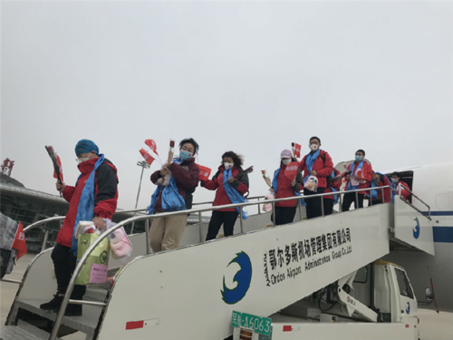 Хубэй мужид тусалсан Өвөр Монголын сүүлийн ээлжийн эмч, сувилагчид бүгдээрээ буцаж ирлээ