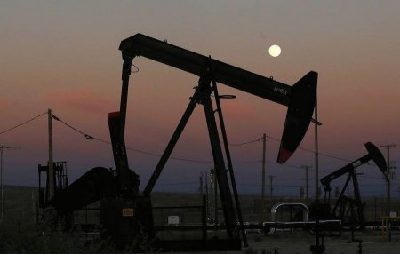 Нефтийн олборлолтыг 9.7 сая торхоор бууруулахаар тохиролцжээ