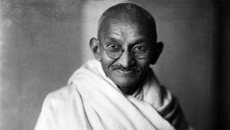 Махатма Гандигийн нүдний шилийг дуудлага худалдаагаар заржээ