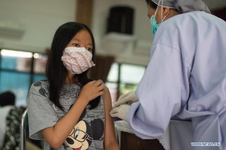 Индонезид өдөрт хамгийн олон хүн халдвараар нас баржээ