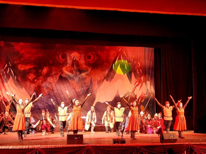 Баян-Өлгий аймгийн Хөгжимт драмын театр "Бүргэд" драмын жүжгээ Нийслэлд тоглолоо