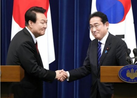 Япон, БНСУ-ын удирдагчид харилцаагаа сайжруулж, харилцан айлчлалаа үргэлжлүүлэхээр тохиролцлоо