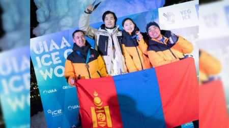 Монголын мөсөнд авиралтын тамирчид дэлхийн чансааг тэргүүлж эхэллээ