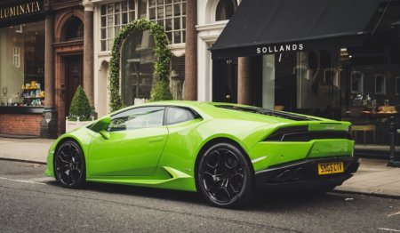 Lamborghini автомашины борлуулалт дээд амжилт тогтоолоо