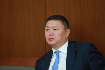 Б.Хурцыг Тайваньд суух худалдааны төлөөлөгчөөр томилуулах саналаа эргүүлэн татжээ