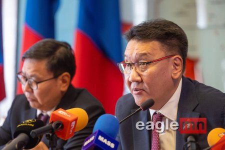 Б.Жавхлан: Багшийн цалинг нэгдүгээр сарын 1-нээс 20 хувь, долоодугаар сараас 10 хувь нэмэхээр тооцооллоо