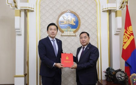 Тэргүүн Шадар сайд Н.Учрал Монгол Улсыг 2026-2030 онд хөгжүүлэх таван жилийн үндсэн чиглэлийг УИХ-д өргөн мэдүүллээ