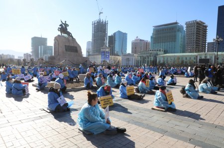 30 гаруй эмнэлгийн эмч, ажилтнууд ажил хаяхад бэлэн гэдгээ илэрхийлжээ