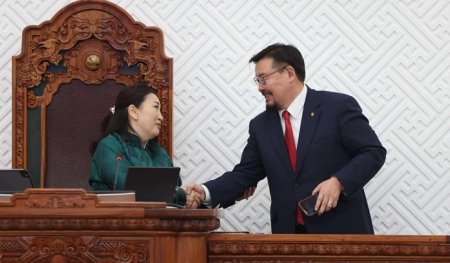 Анхааруулж, сануулсаар байтал Х.Булгантуяа албаар Үндсэн хууль зөрчжээ