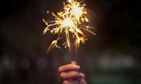 Бенгалын гал, салют зэрэг пиротехникийн хэрэгслийг хэрэглэхгүй байхыг анхааруулж байна