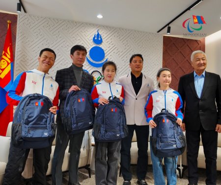 "ДУБАЙ-2025" Азийн залуучуудын V пара наадамд оролцох тамирчдад спортын хувцас гардуулан дэмжлэг үзүүллээ