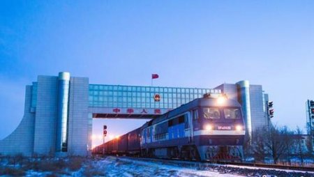 Хятадын 14-р таван жилийн төлөвлөгөөний хугацаанд Эрээн хотын төмөр замын боомтоор 15 мянга гаруй Хятад-Европын ачааны галт тэрэг зорчсон байна