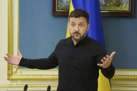 Зеленскийн эргэн тойронд...