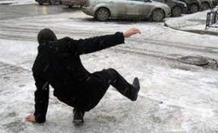 Халтирч унаж, гэмтсэн иргэн цасаа цэвэрлээгүй байгууллагаас 1.6 сая төгрөгийг нэхэмжлэн авчээ