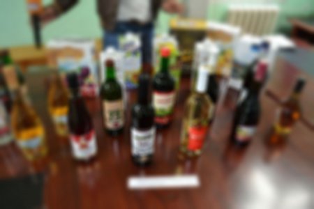 СХД-т хуурамч архи, согтууруулах ундааг их хэмжээгээр үйлдвэрлэж байгаад баригджээ