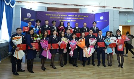 Төмөр Замын Их Сургуулийг долоон мэргэжлээр 92 оюутан төгсөж, дипломоо гардан авчээ