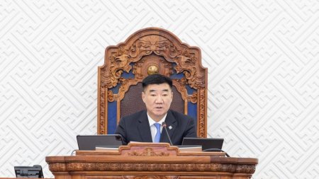 УИХ-ын дарга үгэндээ "Парламент бол бодлогын мэтгэлцээний талбар болохоос биш, төрийн үйл ажиллагааг гацаагч байж болохгүй" гэдгийг хатуу сануулав