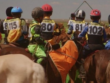 Уралдаанч хүүхдийг оролцуулах зөвшөөрлийг нотариатаар баталгаажуулна