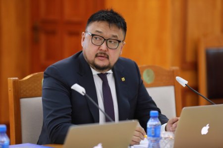 З.Мэндсайхан сайд нутгийнхнаа тойглож явна